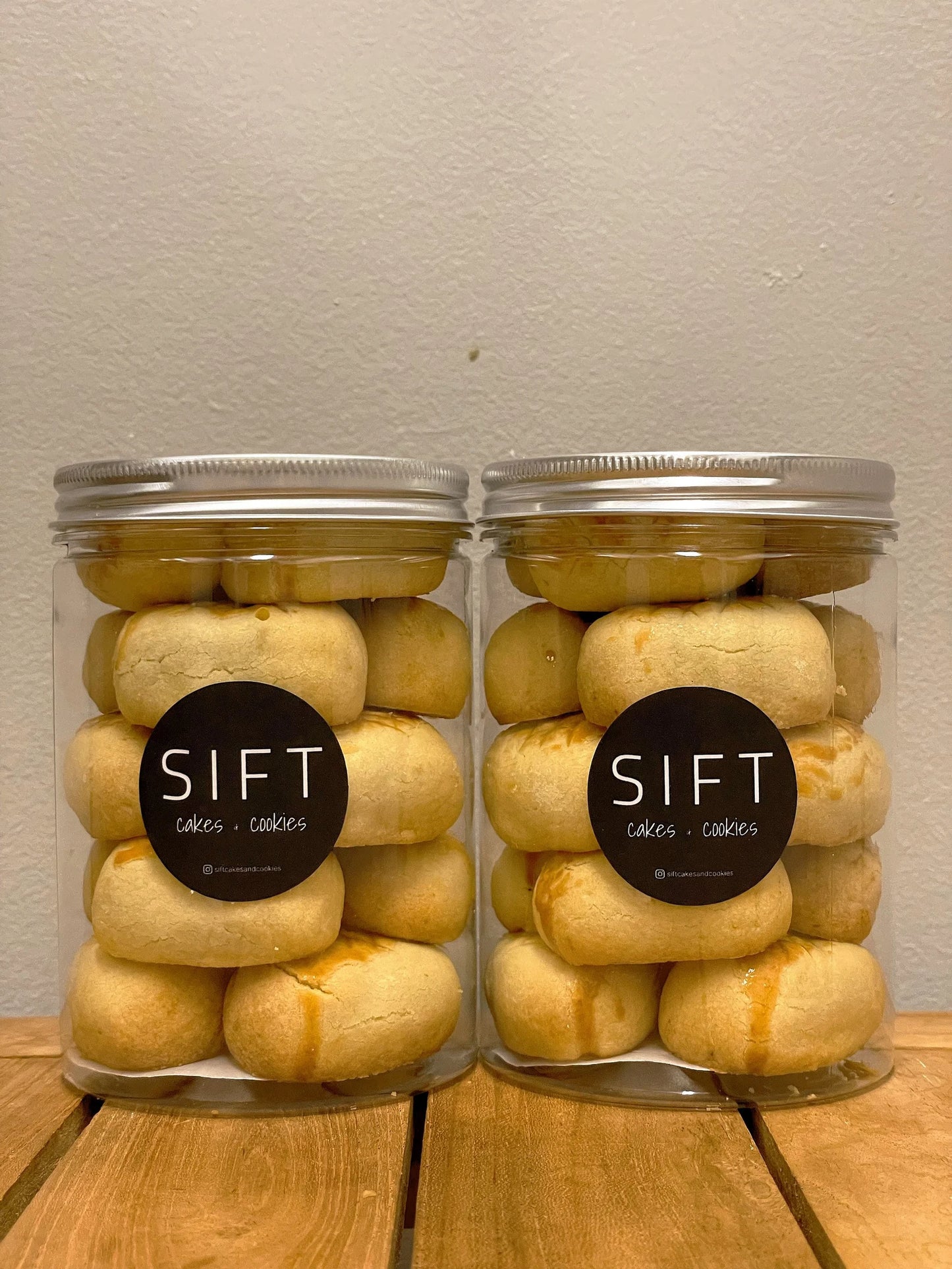 pineapple tarts - 2 cans